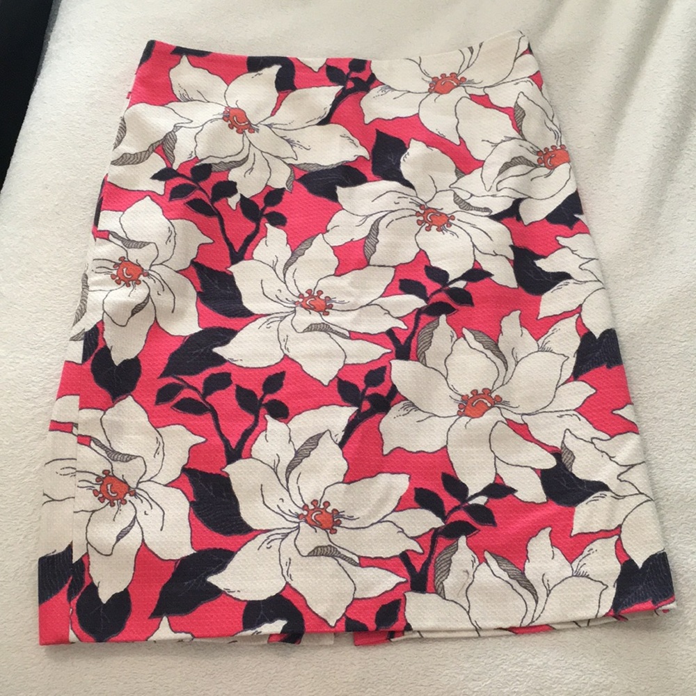 Ann Taylor Pink Floral Pencil Skirt